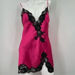 *** Victoria's Secret Pink & Black Chemise *** M